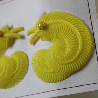 Vintage 40's 50s Yellow Celluloid Feather wing with rhinestones Earrings clip //  pin up Sweet 