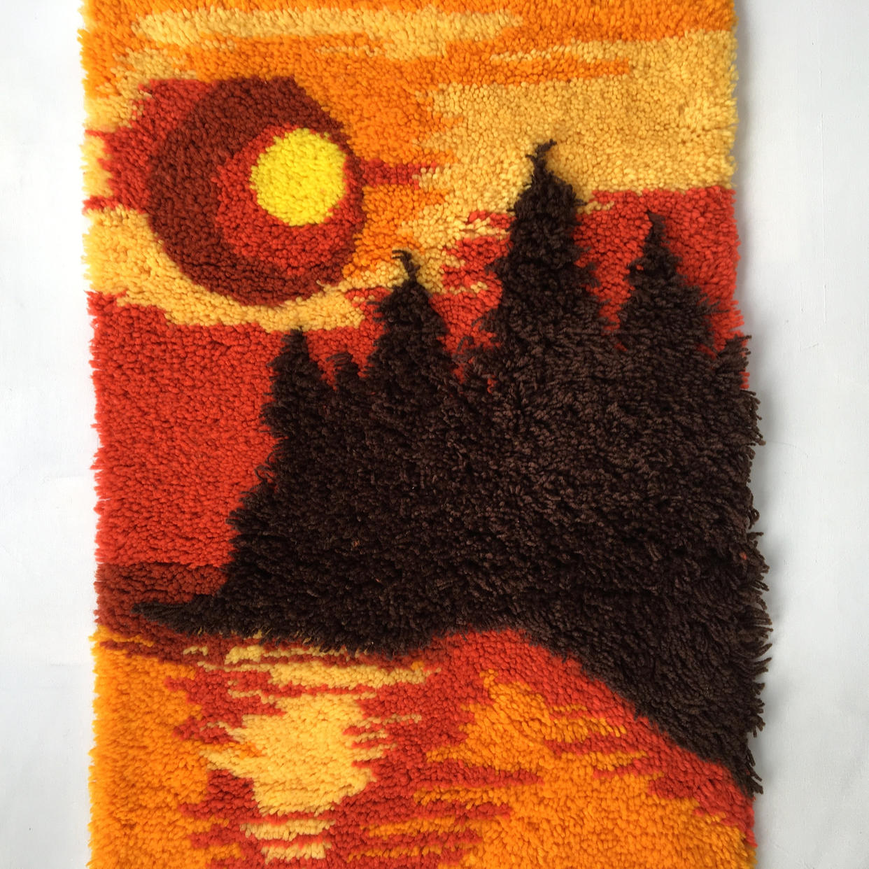パリカ　オトガ　ランチョン　廻螺セット 70's Rya Latch Hook Rug, Hand Made, Mid | Luckduck - Atlanta, GA