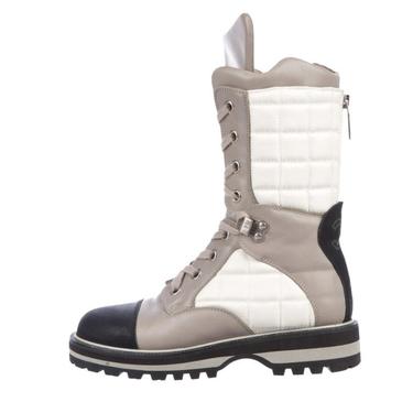 CHRISTIAN DIOR MONOGRAM LOGO White Fur Winter Ski Snow Insulated Waterproof  Apres Ski Boots Moon Boots w Tassels us 8 - 9 / It 38-40
