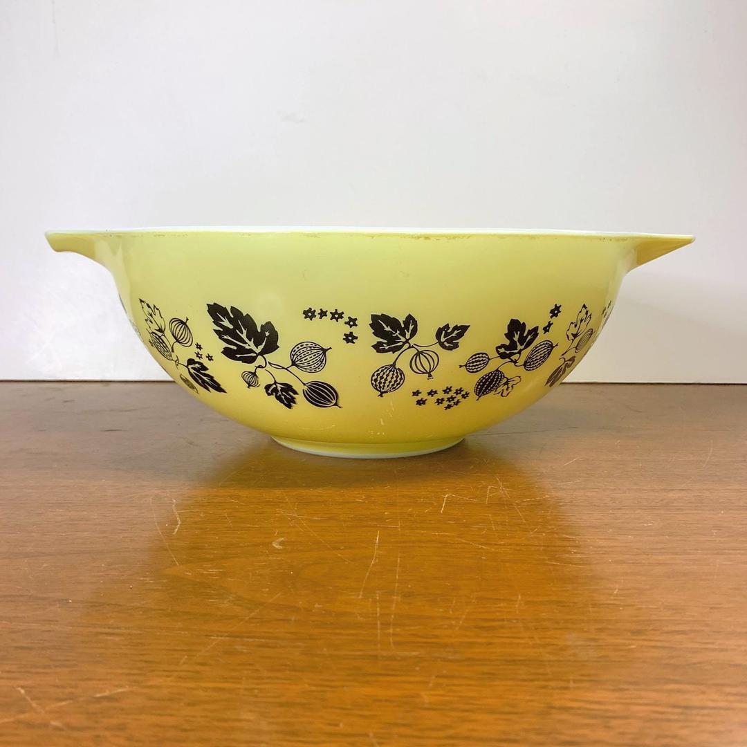 Pyrex Yellow and Black Gooseberry Bowls (2) store