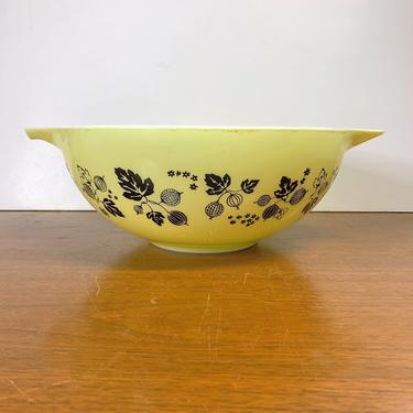 Vintage Pyrex Gooseberry Black on Yellow Cinderella Mixing Bowl 444 
