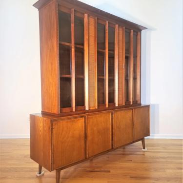 Mid Century American of Martinsville Dining Cabinet / Hutch 