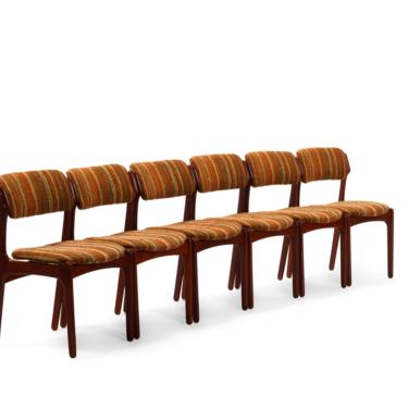Set of Six (6) Erik Buch Model 49 Dining Chairs for Oddense Maskinsnedkeri A-S in Original Knit Upholstery 