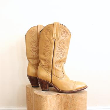 vintage FRYE boots - 70s western Frye boots / FRYE cowboy boots - vintage 70s boots / ladies tan Frye boots - Frye cowgirl boots, ladies 8B 