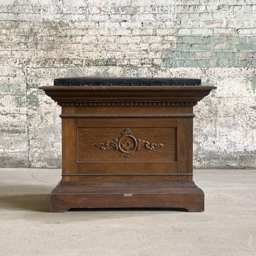 Antique Fraternal Pedastal Masonic Podium Oak Counter Leather Inlay 