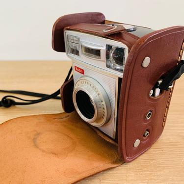 Vintage Kodak Starmatic Camera with Original Kodak Starmatic Leather Field Case 
