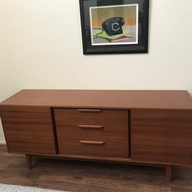 NEW Hand Built Mid Century Style Buffet / Credenza / TV Stand / Dresser. Mahogany 3 Drawer and 2 Doors - Free Shipping! 