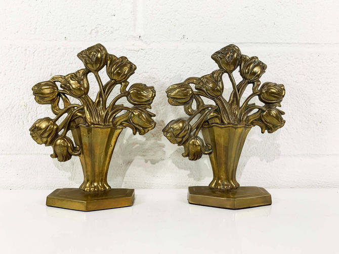 Vintage Hollywood Regency Brass Scallop Shell Bookends - A Pair