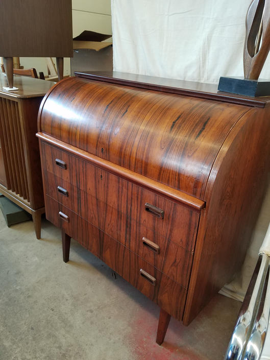 Rosewood Roll Top Desk From Vintage Mc Of Frederick Md Attic