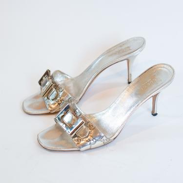 Vintage GUCCI Y2K Gold Embossed GG Leather Mules with Bow Buckle Detail sz 9.5 Logo Web Metallic Slingback Slides 