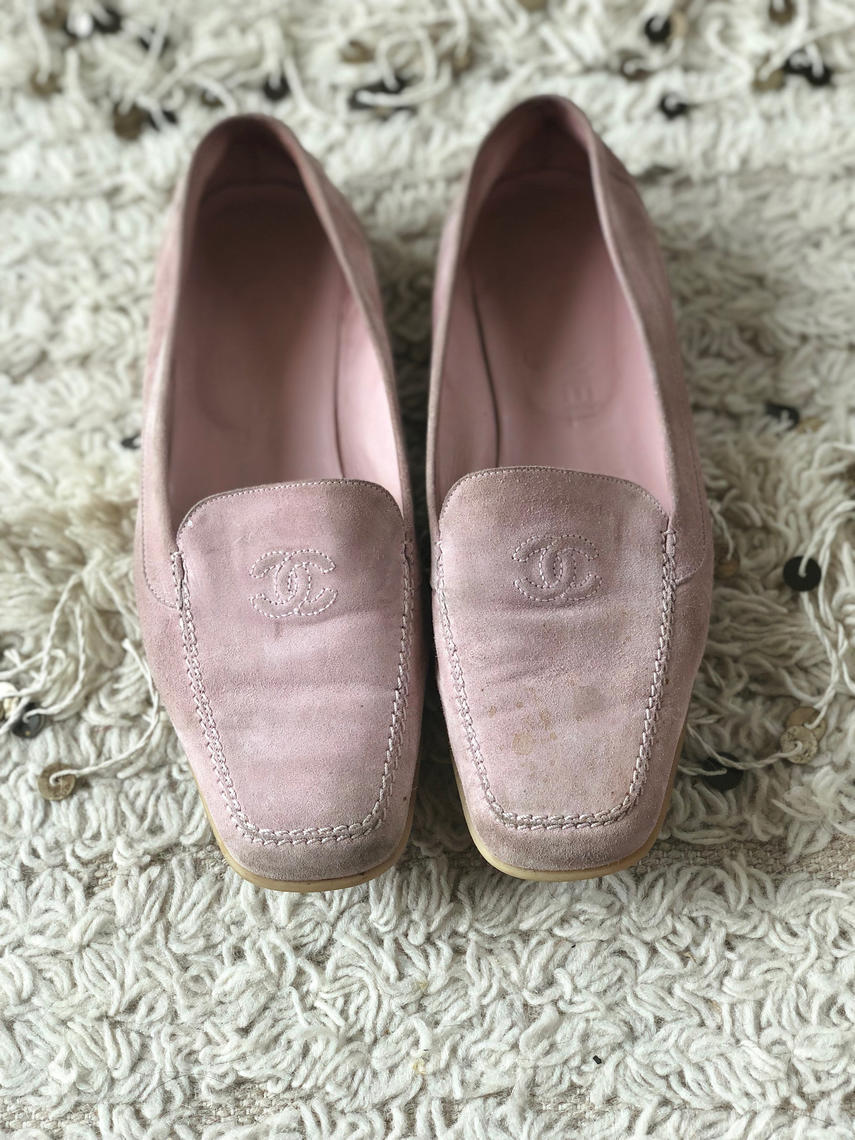 Vintage 90s CHANEL CC Logo Pink Suede Leather Loafers Flats, Moonstone  Vintage