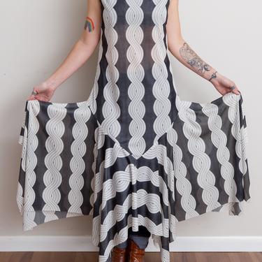 Size M, 1970s Does 1920s Sleeveless Drop Waist Art Deco Flapper Dress 