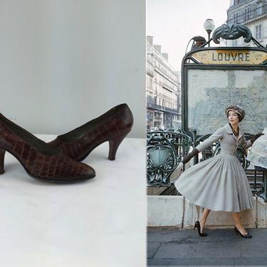 Classic Sightseeing Moments - Vintage 1950s Brown Croco Embossed Leather Heels Pumps Shoes - 6/6.5 
