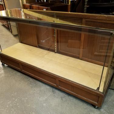Vintage Illuminated Retail Display Case | Earthwise Architectual ...