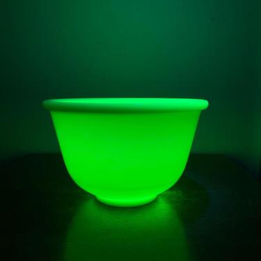 Purchases Vintage Jadeite Glass Mixing Bowl with Spout GLOWS