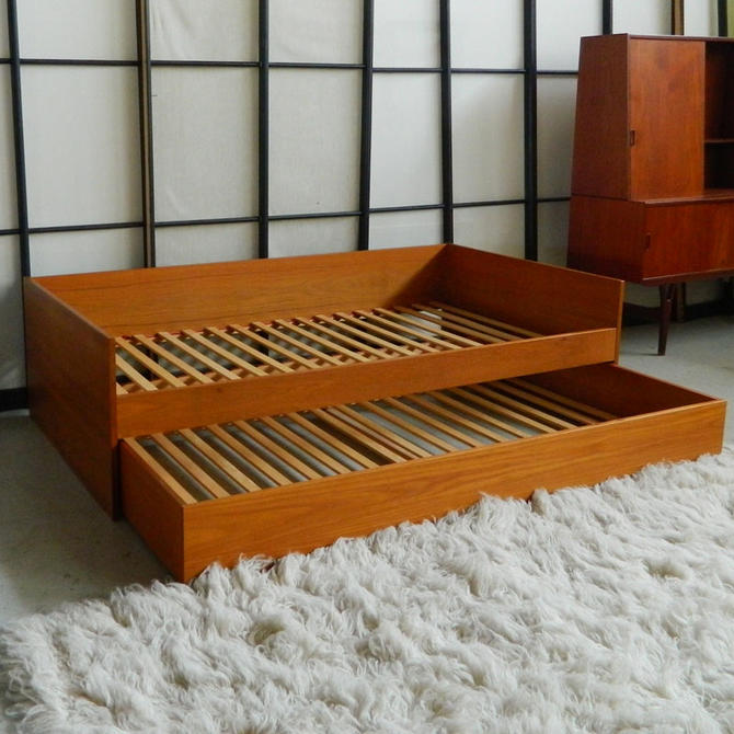 Teak trundle deals bed