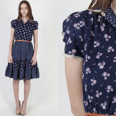 Vintage 70s Navy Calico Floral Dress / Womens Porch Style Button Up Dress / Simple Country Garden Tiered Mini Dress 