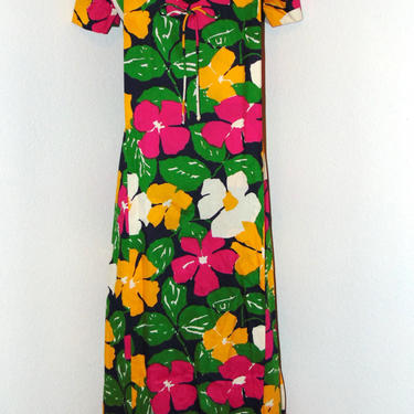 Vintage 1970s Colorful long Floral Patterned Dress 