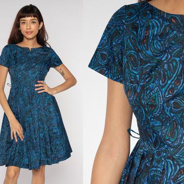 60s Day Dress Blue Paisley Tea Length 60s PLEATED Midi Blue Short Sleeve Full Skirt Mad Men High Waist Vintage 1960s Pin Up Extra Small xs 