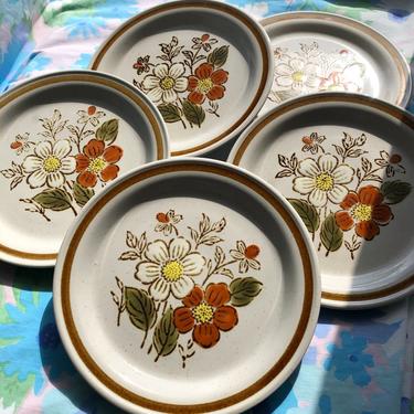 Vintage 70s Boho Floral Salad Plates Set of 5 by Old Brook Collection Stoneware Stonecreek, Otagiri Style Daisy Pattern, 7.5 inch 
