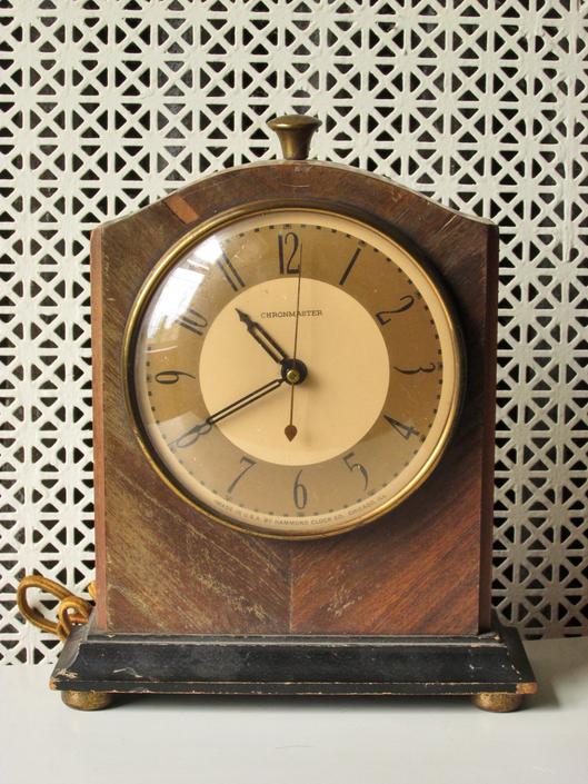 Vintage Hammond Chronmaster Electric Clock ca 1930s Wooden Shelf