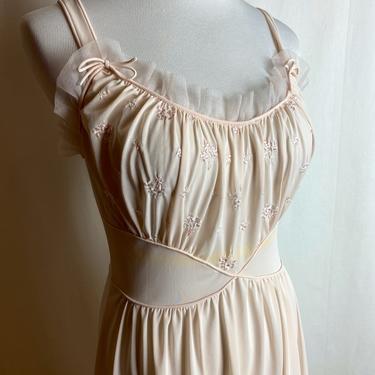 50’s sheer pink blush slip dress-nighty~ fitted sweetheart neckline~ Ruching~ delicate ruffles~ fit &amp; flare~ princess pinup 1950’s size XSM 