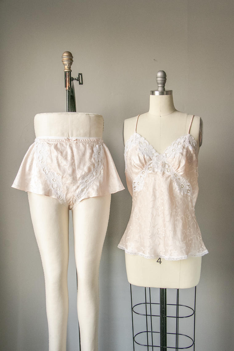 ルームウェア・パジャマ Christian Dior Lingerie Designer Pyjamas for Women - Homewear & Lingerie | DIOR