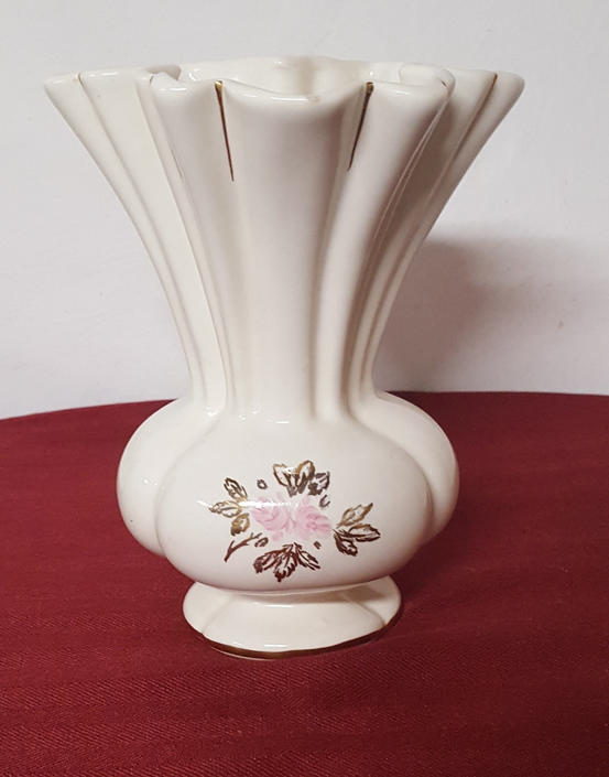 Vintage Camark Fluted Vase 974 With 24 Kt Gold Trim Hand Painted