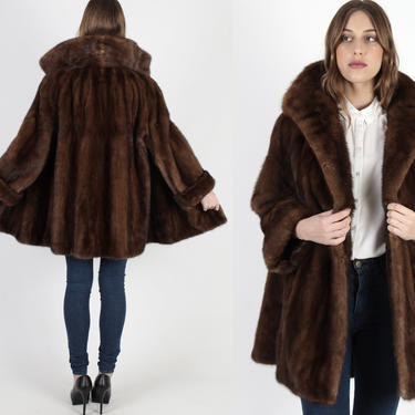 Womens Brown Mink Coat Fur Back Collar Vintage 60s Mahogany Mink Fur Coat Full Collar Plush Cuff Sleeves Swing Opera Oversized Jacket 