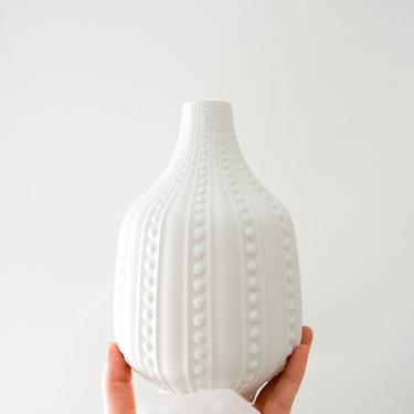 Mid Century Modern Matte White Porcelain Vase // Nanny Still for Heinrich // Geometric Home Decor 