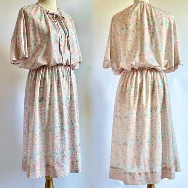 1970's Blouson Floral Day Dress Pretty Shades of Pink, Cornflower Blue and Beige 