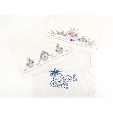 FINAL SALE /// 40s Embroidered Napkins / 1940s Vintage Misc Linen Napkin Set 
