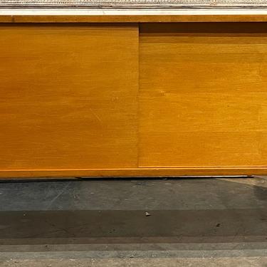 Paul mccobb mid century modern Blonde finish low Maple credenza sideboard dresser with maple doors on wood legs 60&quot; 