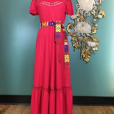 1970s ethnic dress, off the shoulders, vintage maxi dress, Mexican style, size medium, Spanish style dress, puff sleeves, Frida kahlo, 30 
