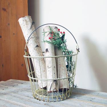 Large metal basket / white metal clam basket / vintage metal egg basket / wire gathering basket / rustic farmhouse decor / wire egg basket 