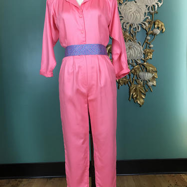 pink pantsuit, 1980s jumpsuit, vintage jumpsuit, poly cotton blend, 1940s style pantsuit, coral pink, pleated, 27 waist, secretary style 