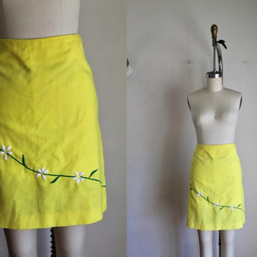 vintage 1960s Lemon Yellow Skort / Mini Skirt with attached shorts / M 