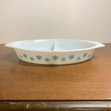 Vintage Pyrex Turquoise Snowflake on White Oval Divided Dish 063 