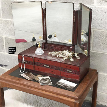 LOCAL PICKUP ONLY ———— Vintage Vanity Mirror 