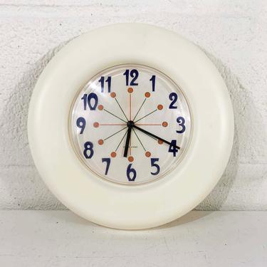 Vintage White Mod Wall Clock Round Mid-Century Kitchen Electric Working Retro Sterling & Noble Kitschy Kitsch Kawaii Cute 70s 1970s 