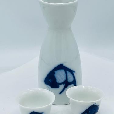 Japanese 3 Pc Porcelain Sake Set Blue Koi Fish - Nic Condition 