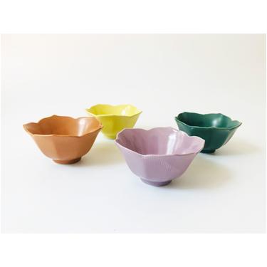 Vintage Colorful Lotus Bowls / Set of 4 