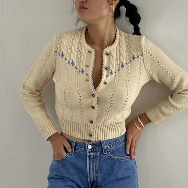 80s handknit embroidered cropped sweater / vintage ivory wool pointelle embroidered cropped Tyrol silver button cardigan sweater | XS 