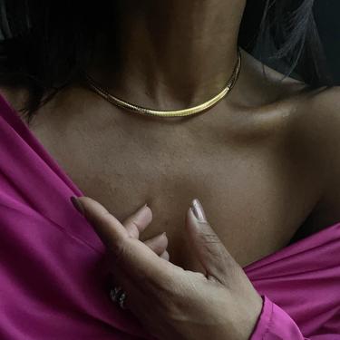 vintage bold sleek minimal gold tone 90s statement necklace 