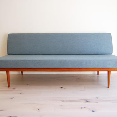 Danish Modern Peter Hvidt &amp; Orla Mølgaard Nielsen Teak Daybed Sofa for France and Son Made in Denmark 