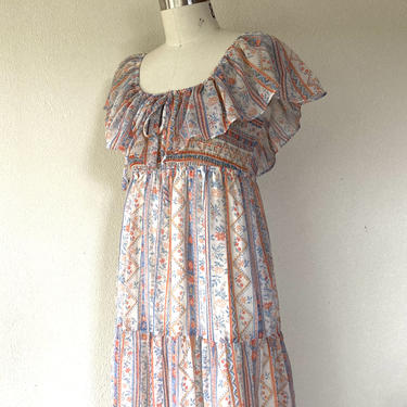 1970s Floral tiered maxi dress 