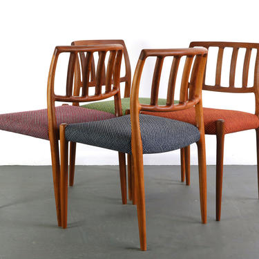 Set of 4 Niels Moller Teak Model 83 Dining Chairs in Knoll Fabric 