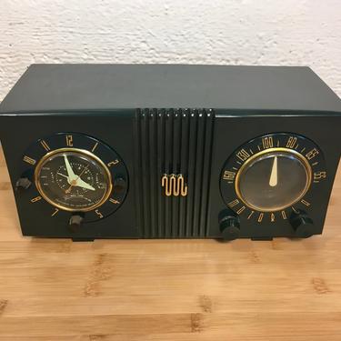 Forest Green 1951 Motorola Clock Radio, Elec Restored, Mid Century Modern 5C4 