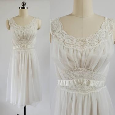 1950's Vanity Fair Bridal Nightgown 50's Nightie 50s Women's Vintage Size XS Bust 30&quot; 