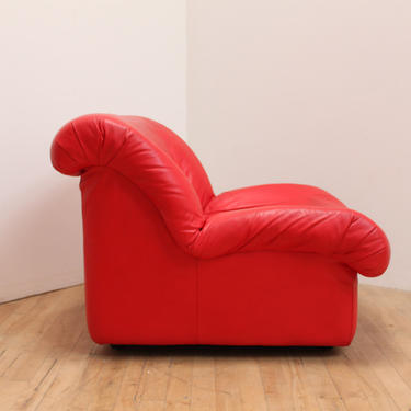 Postmodern Italian Leather Chair Lounge Bitonto Italy Red 